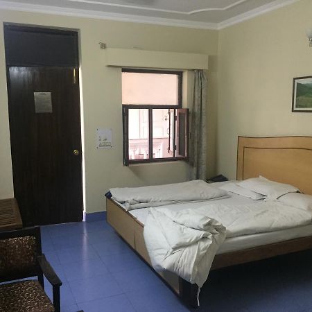 Hotel Atithi Dehradun Eksteriør billede